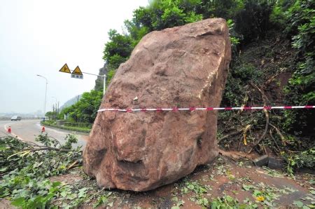 夢見石頭|周公解夢：夢見沙土、土豆，泥土，土地，石頭，玉石，石榴